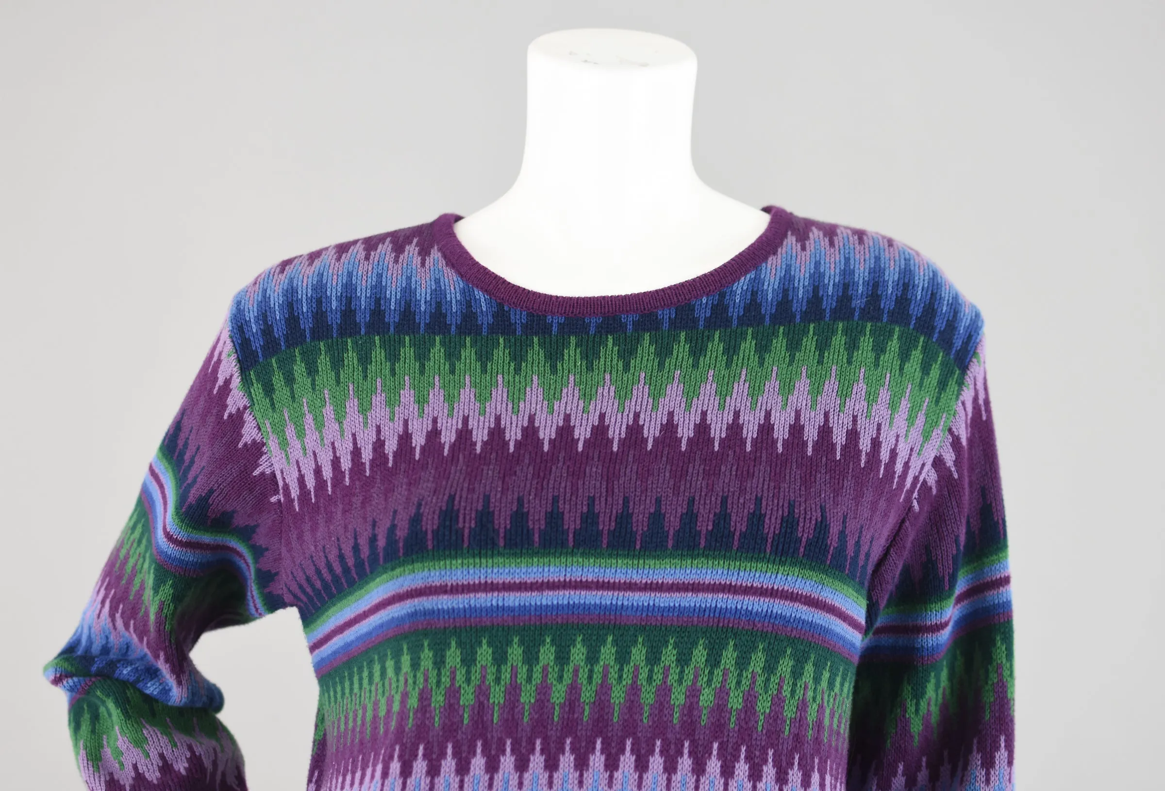 90s Purple & Blue Chevron Sweater Women's Small - Medium