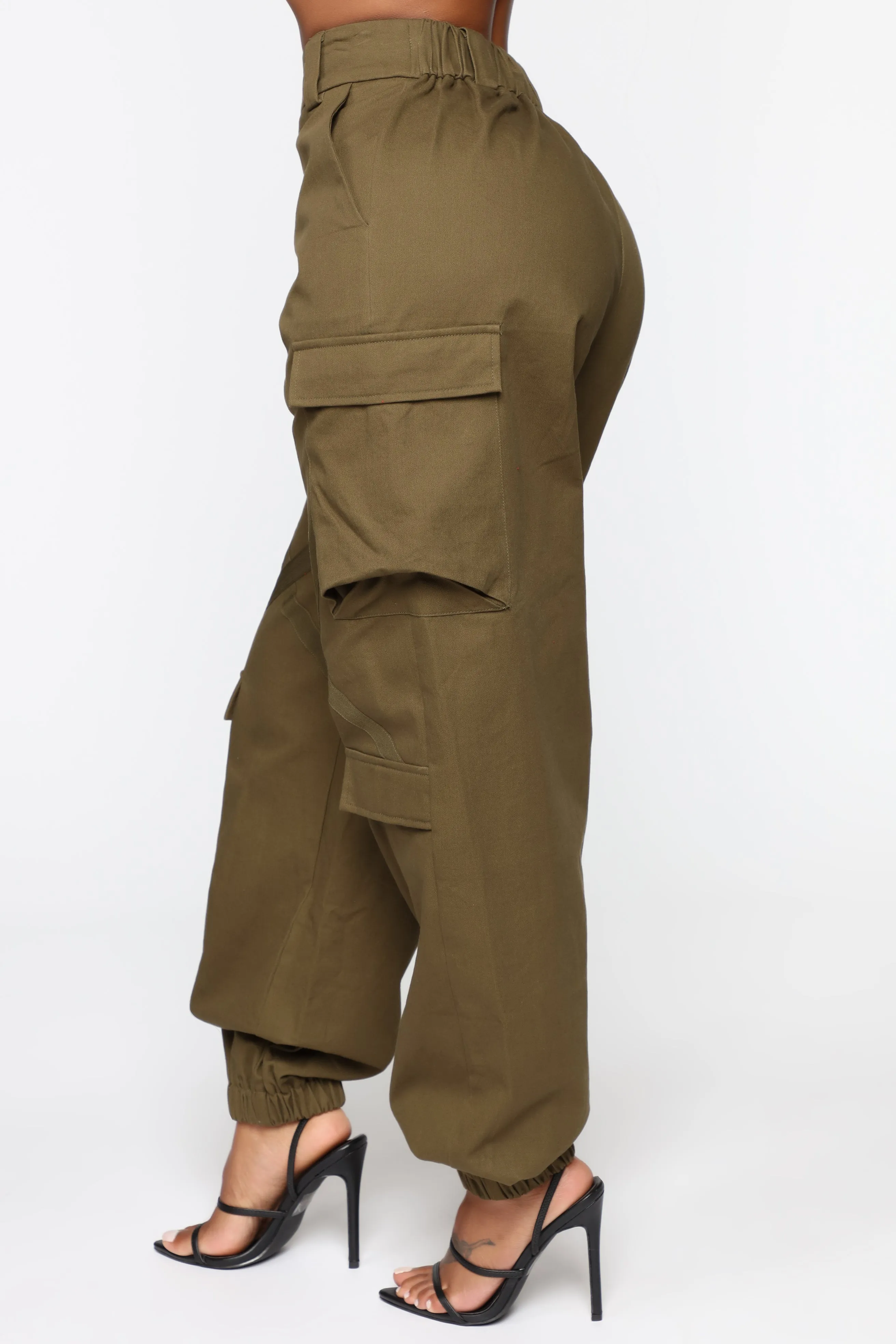 Amelia Oversized Cargo Pants - Olive