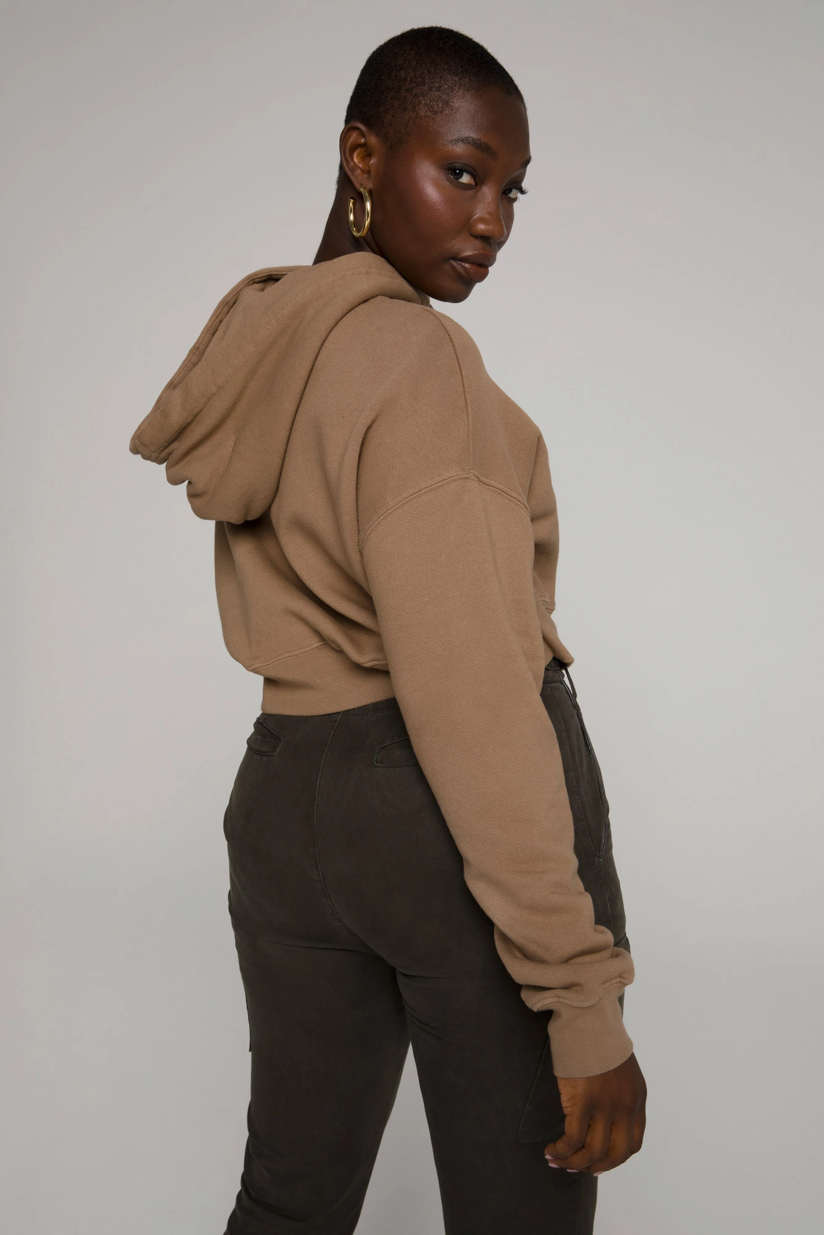 CROPPED & COOL HOODIE | PUTTY001