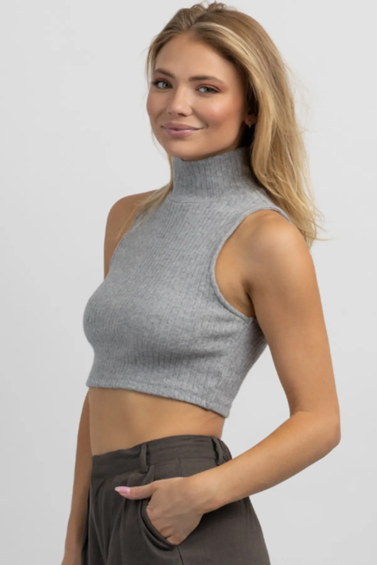 HEATHERED GREY MOCKNECK CROP TANK