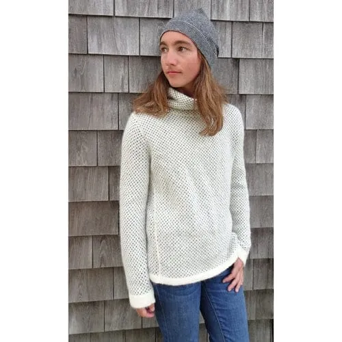 Luxurious Alpaca Blend Sweater: Soft, Warm, and Sustainable