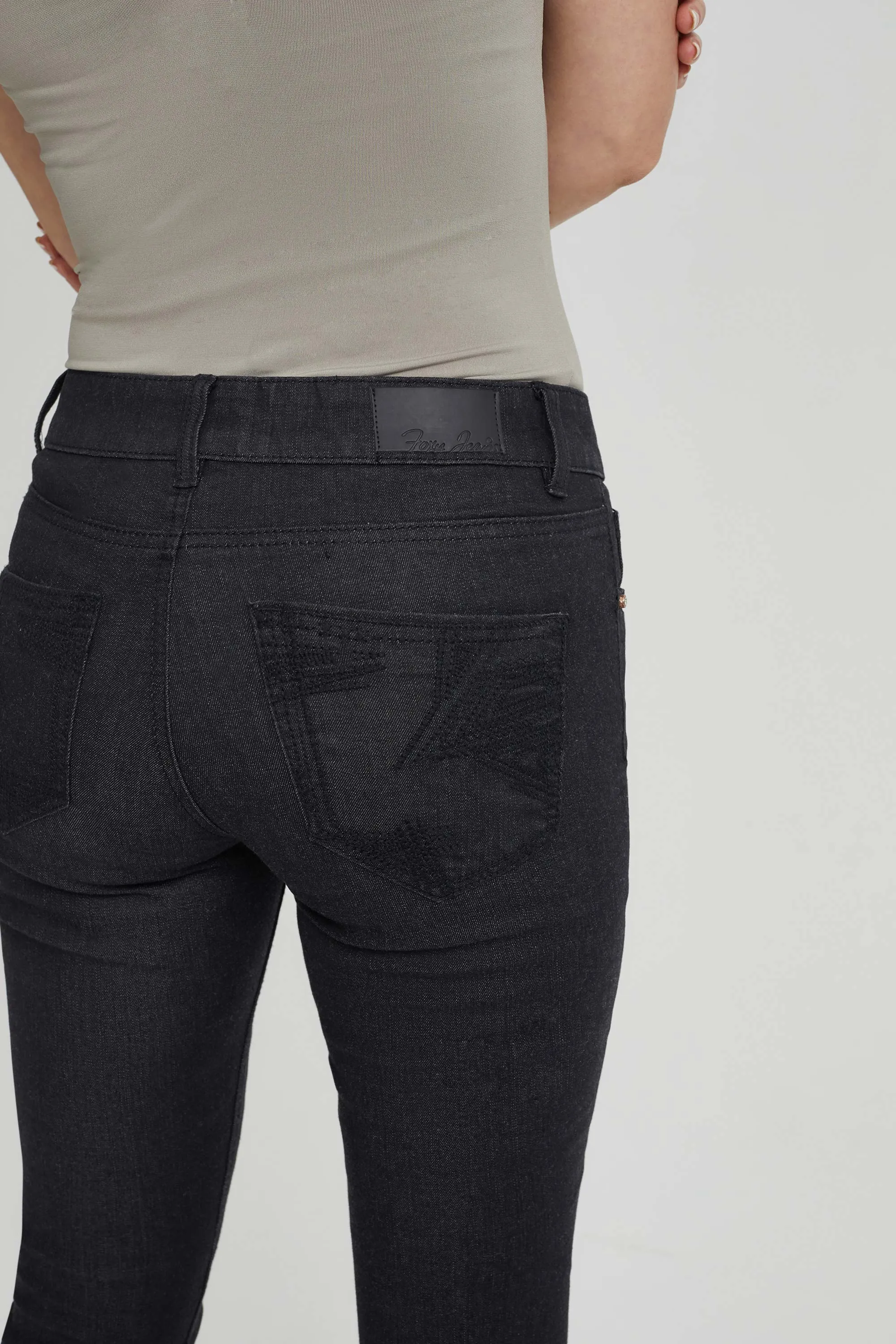 Sophie jeans with semi-flared leg