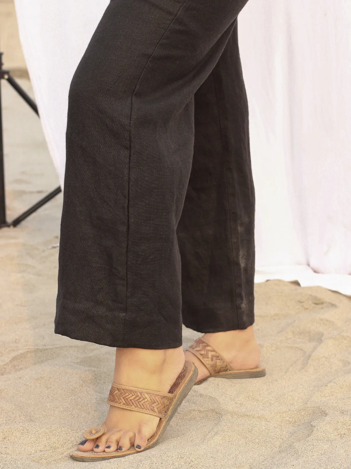 The Cropped Linen Trousers