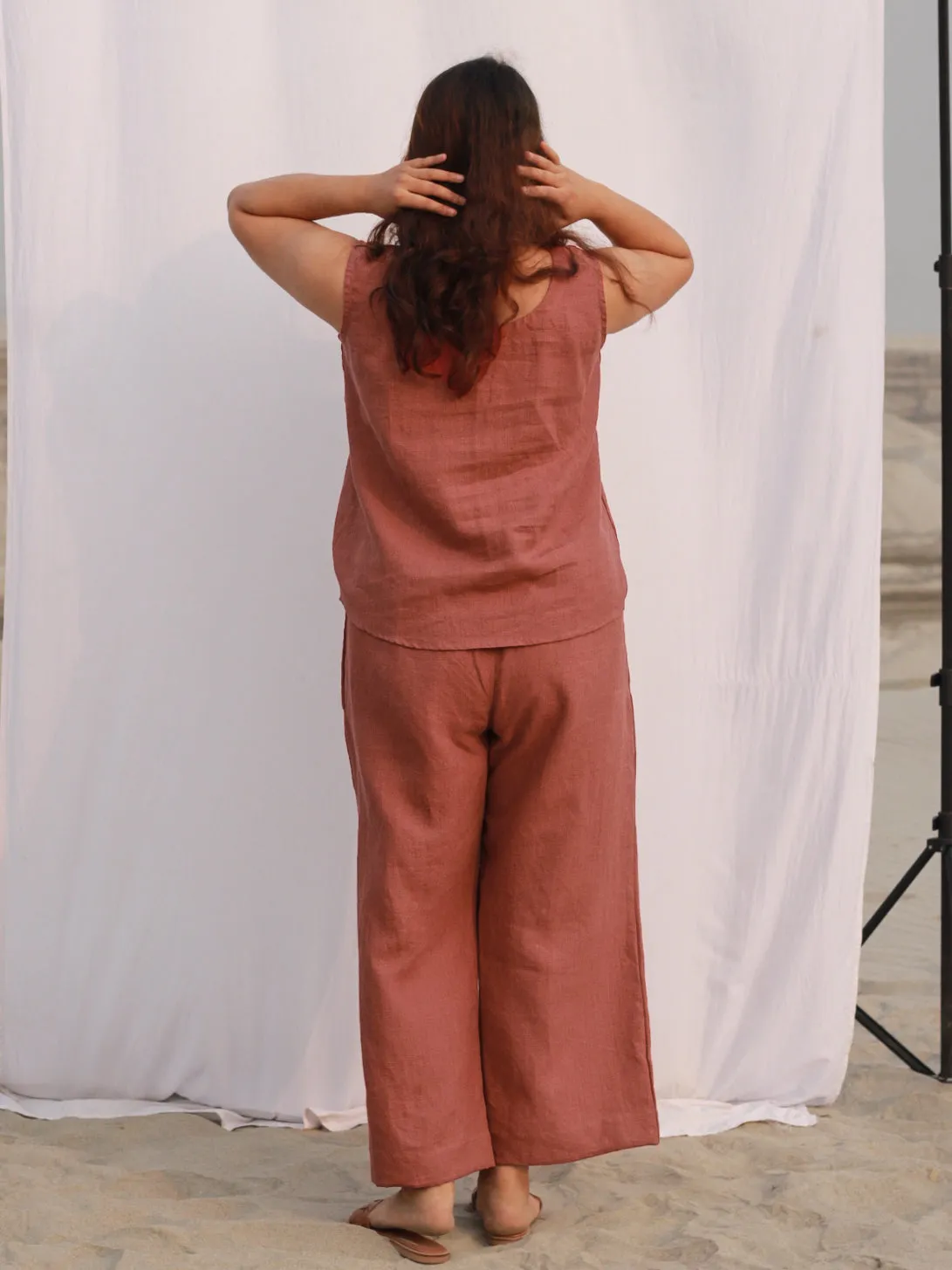 The Cropped Linen Trousers